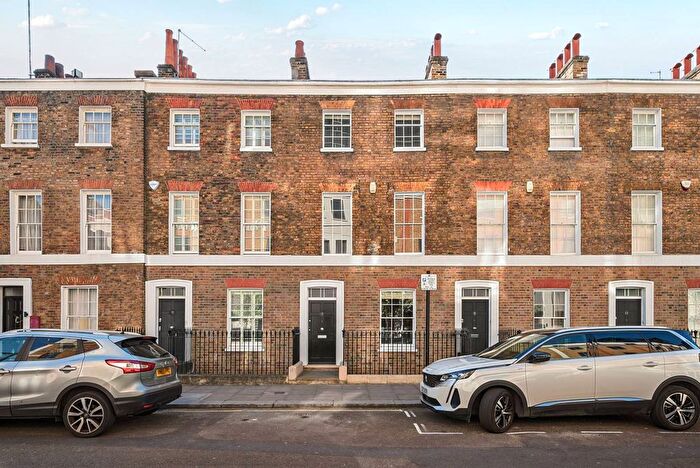 3 Bedroom Property To Rent In Gillingham Street, Pimlico, London, SW1V