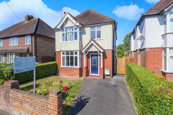 4 Bedroom Detached House To Rent In Beckingham Road, Guildford, GU2