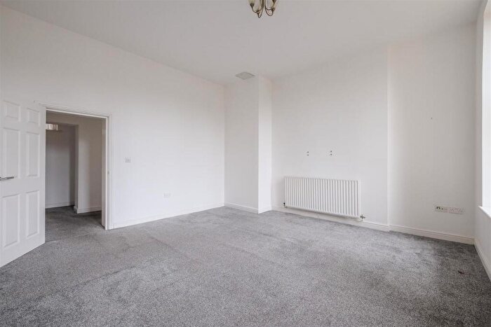 2 Bedroom Apartment To Rent In Bramwell Way, Halifax, HX1
