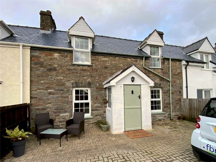 2 Bedroom Terraced House To Rent In Beag Cottages, Llandissilio, Clynderwen, Sir Benfro, SA66