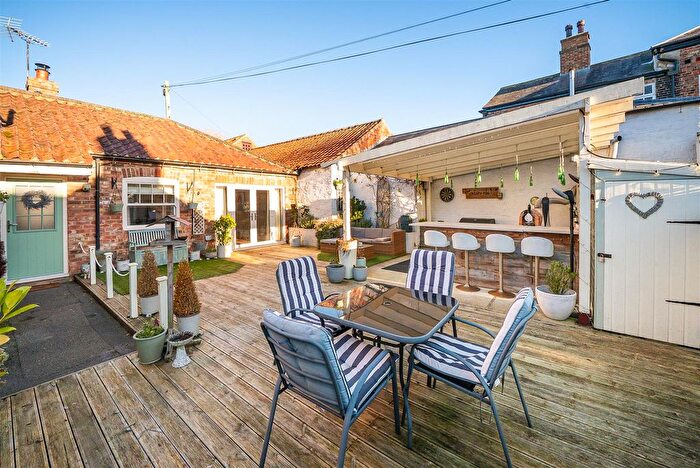 4 Bedroom Link Detached House For Sale In Langthorpe, Boroughbridge, York, YO51