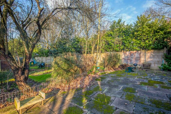 3 Bedroom Flat To Rent In The Drive, Longstone Avenue, Willesden Junction, London, NW10