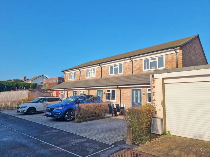 2 Bedroom Property To Rent In Cherry Orchard Lane, Salisbury, SP2