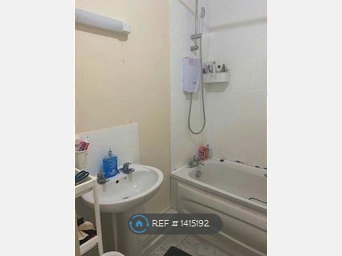 2 Bedroom Flat To Rent In Park Road, Southampton, SO15