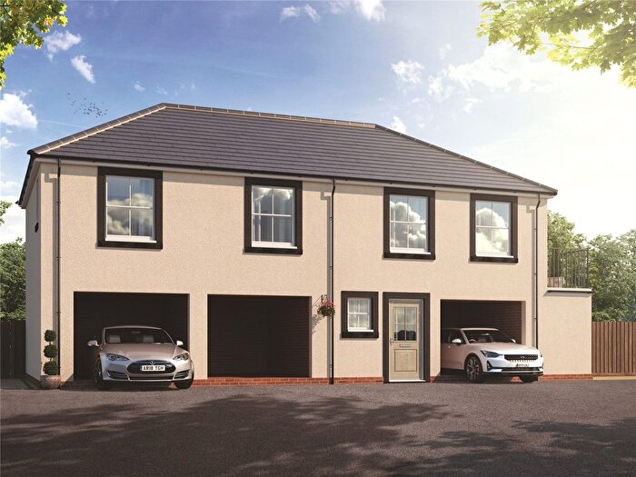 2 Bedroom Flat For Sale In Higher Newham Lane, Newham, Truro, Cornwa, TR1