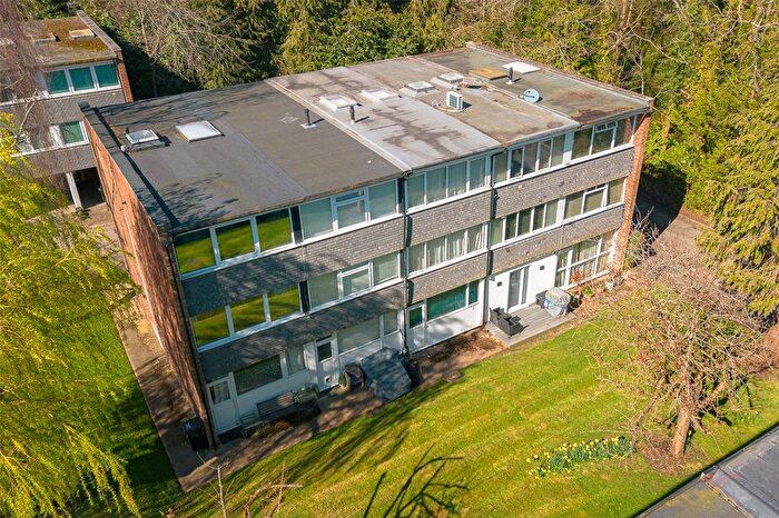 3 Bedroom End Terrace House For Sale In Mill Close, Wokingham, Berkshire, RG41