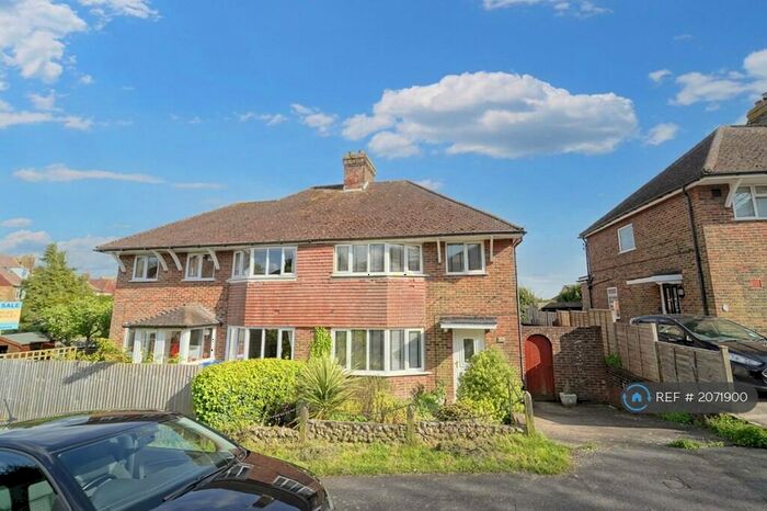 3 Bedroom Semi-Detached House To Rent In Caburn Crescent, Lewes, BN7