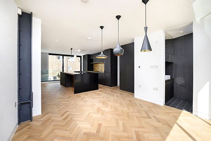 3 Bedroom Terraced House To Rent In Brick Lane, London, E2