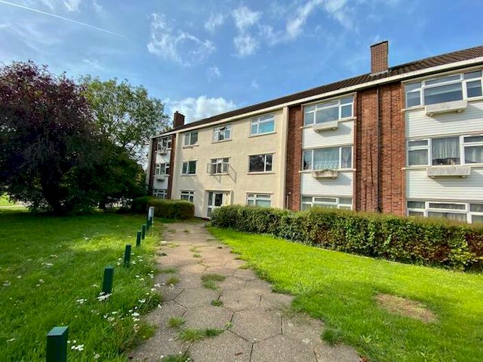 2 Bedroom Apartment To Rent In Rixman Close, Maidenhead, SL6