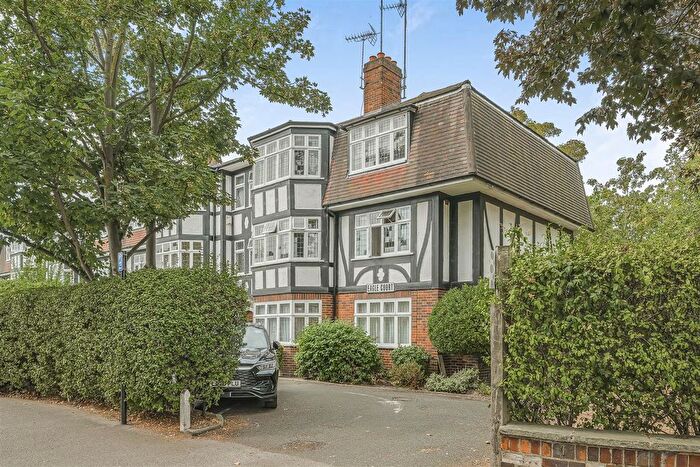2 Bedroom Flat To Rent In Hermon Hill, London, E11