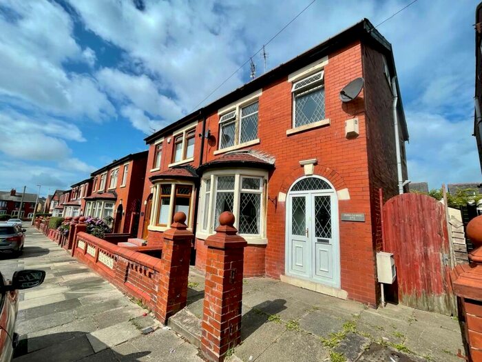 4 Bedroom Semi-Detached House To Rent In Thirsk Grove, Blackpool, FY1