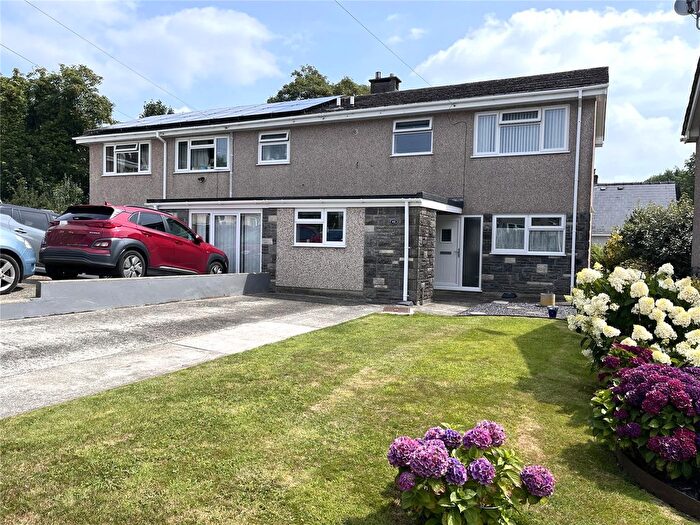 3 Bedroom Semi-Detached House For Sale In Whitehall Avenue, Pembroke, Pembrokeshire, SA71
