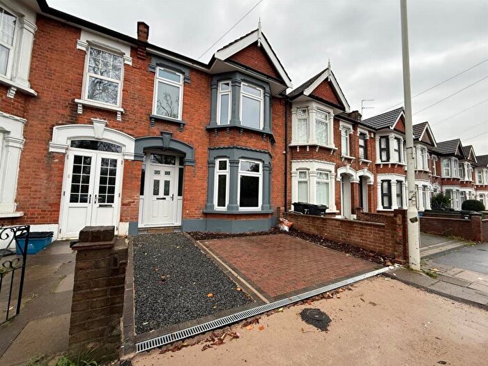 3 Bedroom House For Sale In South Park Drive, Ilford, IG3