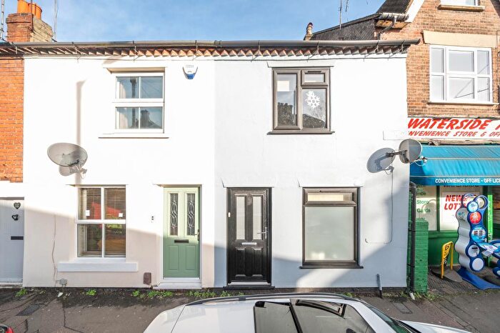 2 Bedroom Terraced House For Sale In Chesham, Buckingahamshire, HP5