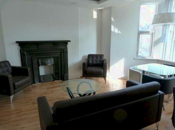 1 Bedroom Flat To Rent In Richmond Crescent, Cardiff, CF24