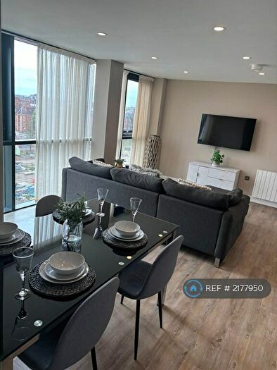 2 Bedroom Flat To Rent In The Glass House, Hull, HU1