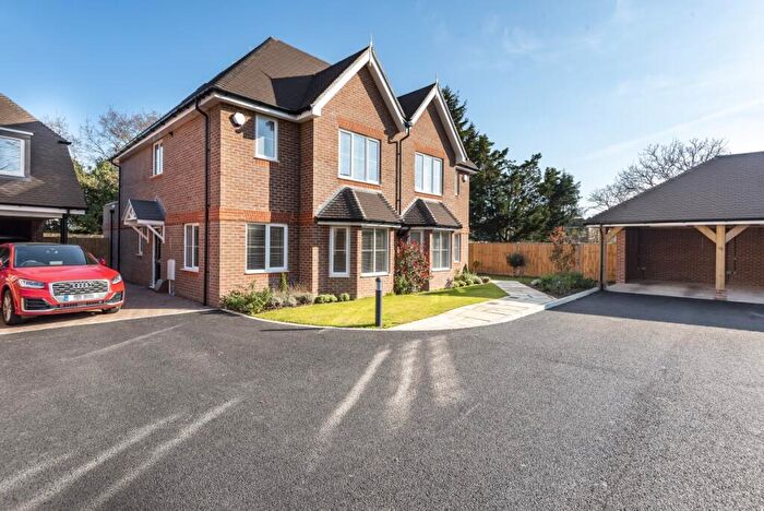 3 Bedroom Semi-Detached House To Rent In Pavilion Place, East Molesey, KT8