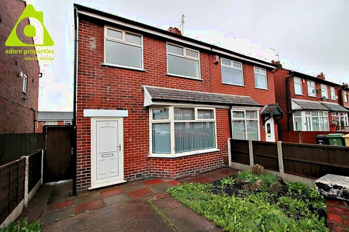 3 Bedroom Semi-Detached House To Rent In *Apply Online* Longfield Road, Bolton, BL3