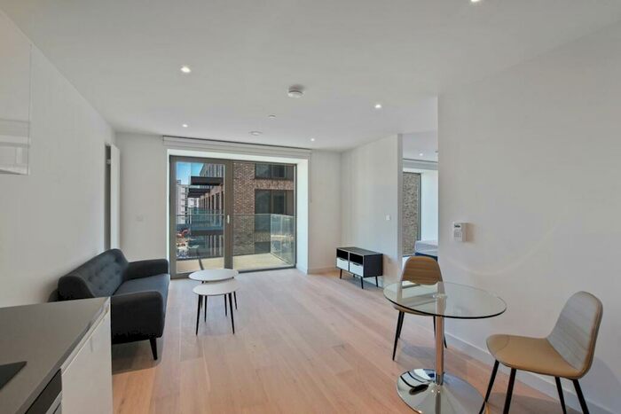 Apartment To Rent In Clipper Street, London, E16