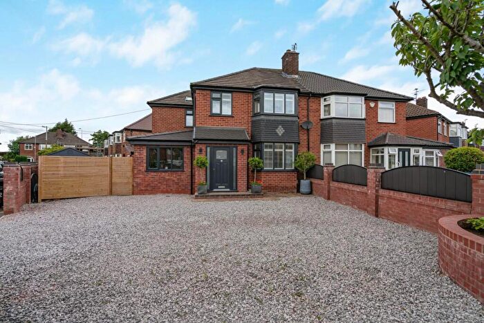 4 Bedroom Semi-Detached House For Sale In Greenacre Lane, Worsley, Manchester, M28