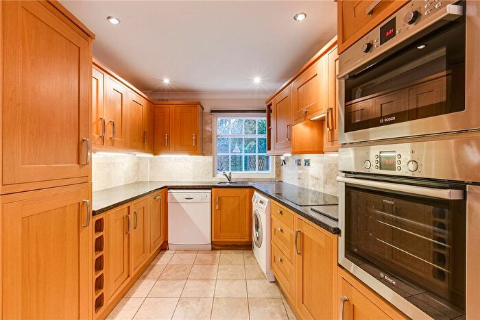 4 Bedroom Property To Rent In Pencombe Mews, Notting Hill, W11