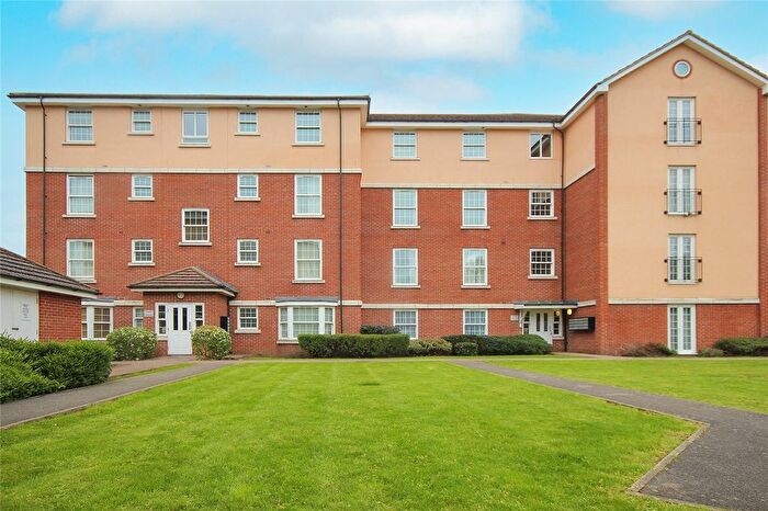 2 Bedroom Flat To Rent In Merrifield Court, Welwyn Garden City, Hertfordshire, AL7