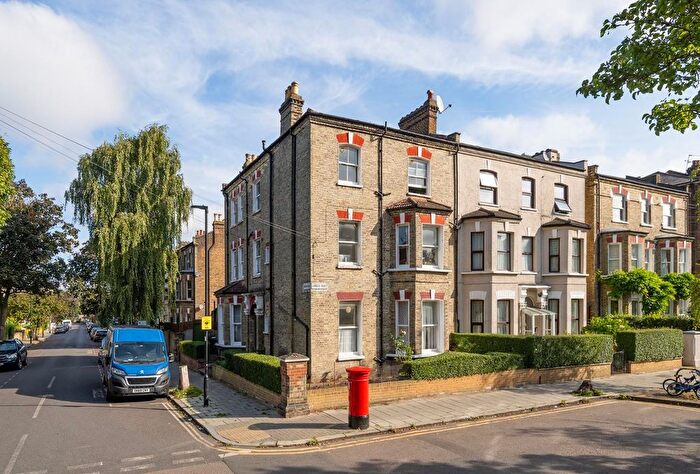 8 Bedroom Property For Sale In Bonham Road, SW2