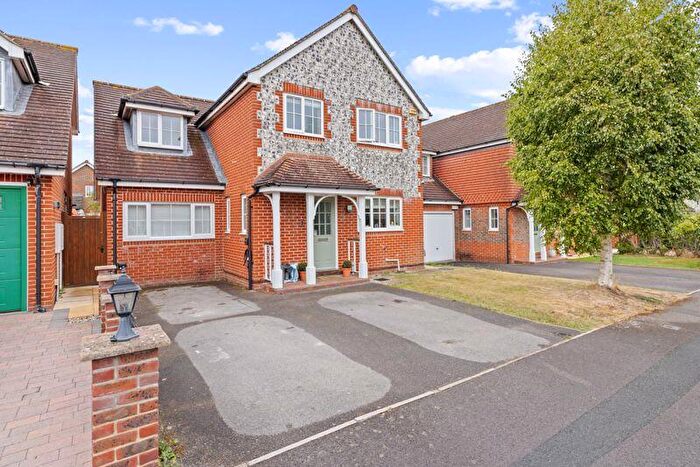 5 Bedroom Detached House For Sale In Kidd Road, Chichester, PO19