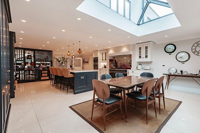 4 Bedroom Detached House For Sale In Blackmore Road, Blackmore, CM4