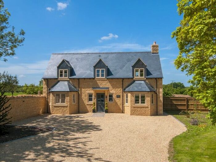 2 Bedroom Detached House To Rent In Woodleys, Woodstock, OX20