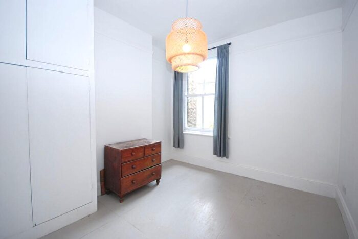 5 Bedroom Terraced House To Rent In Parfett Street, Whitechapel, E1