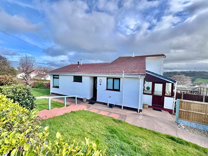 2 Bedroom House For Sale In Parc Sychnant, Conwy, LL32