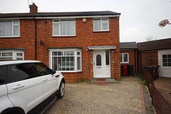 4 Bedroom House To Rent In Dawesmoor Close, Slough, SL2