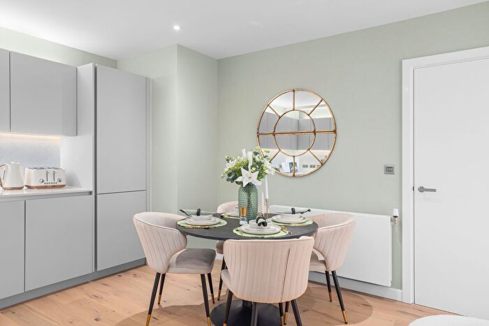 2 Bedroom Flat For Sale In Goswell Road, Islington, EC1V