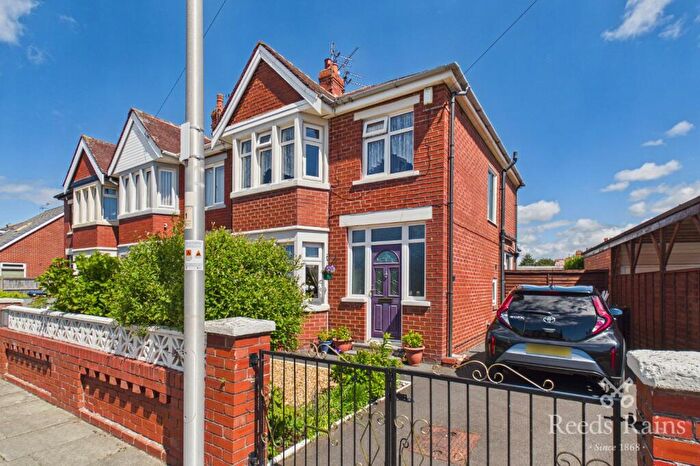 3 Bedroom End Of Terrace House For Sale In Johnsville Avenue, Blackpool, Lancashire, FY4