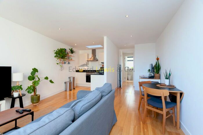 1 Bedroom Flat To Rent In Stoke Newington High Street, London, N16