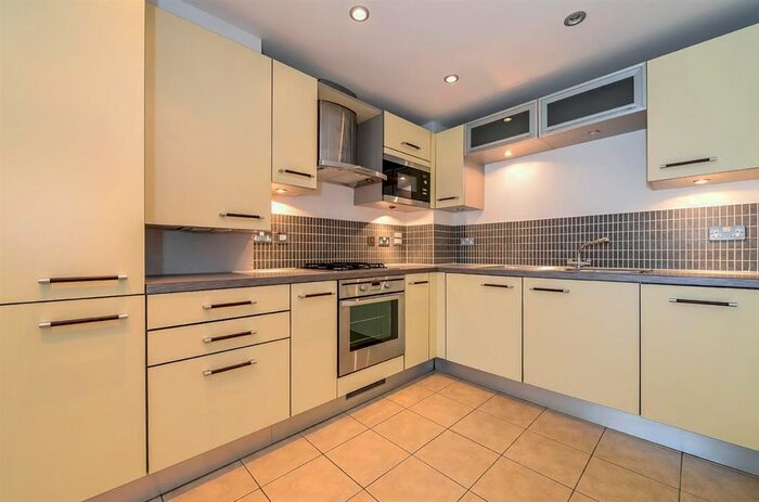 1 Bedroom Flat To Rent In Stane Grove, London, SW9