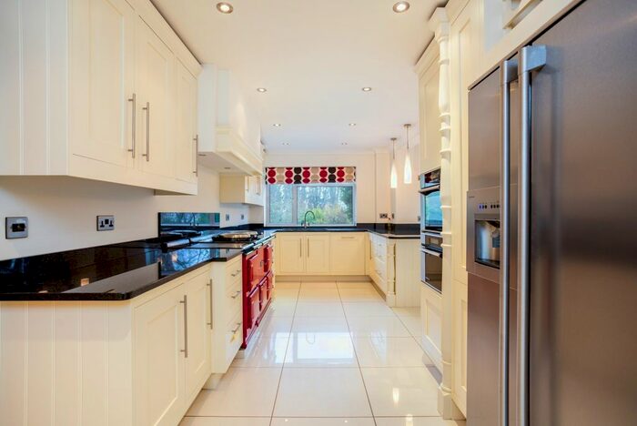 4 Bedroom Detached House To Rent In Bereweeke Road, Winchester, SO22