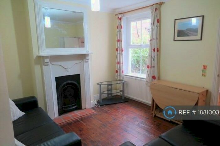 4 Bedroom Terraced House To Rent In Somerset Road, Southampton, SO17