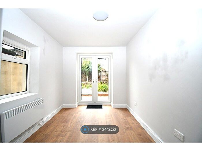 2 Bedroom Flat To Rent In Barking Road, London, E13