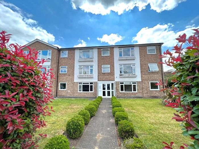 1 Bedroom Flat To Rent In Gresham Road, Staines, TW18