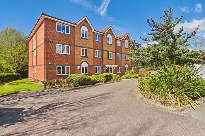 2 Bedroom Flat For Sale In Hebbecastle Down, Warfield, Bracknell, Berkshire, RG42