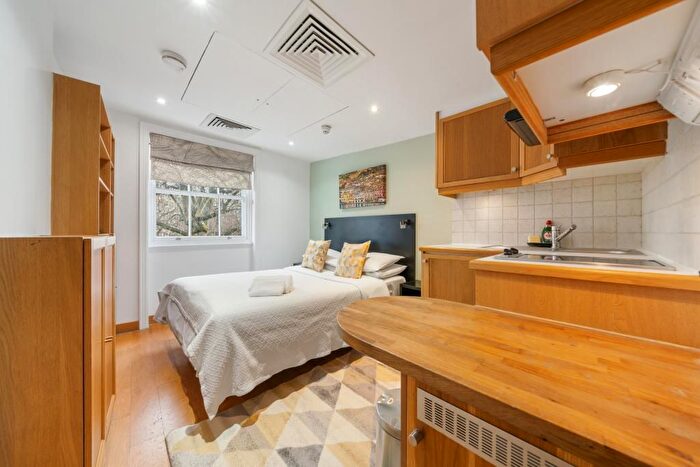 Studio To Rent In Cartwright Gardens, Bloomsbury, London, WC1H