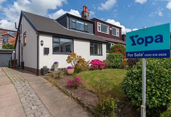 2 Bedroom Bungalow For Sale In Uppermill, Oldham, OL3