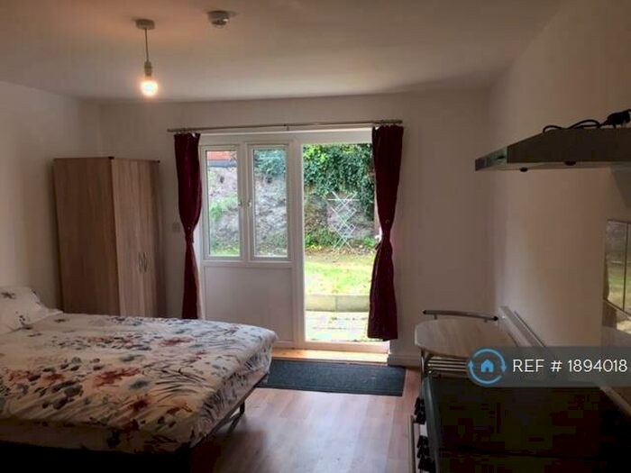 Studio To Rent In Mount Pleasant Road, London, N17