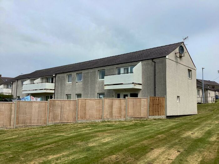 2 Bedroom Apartment To Rent In Bryn Llwyn, Penygroes, Caernarfon, Gwynedd, LL54