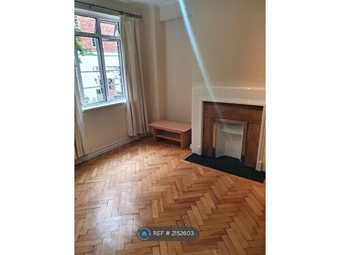 1 Bedroom Flat To Rent In Latymer Court, London, W6