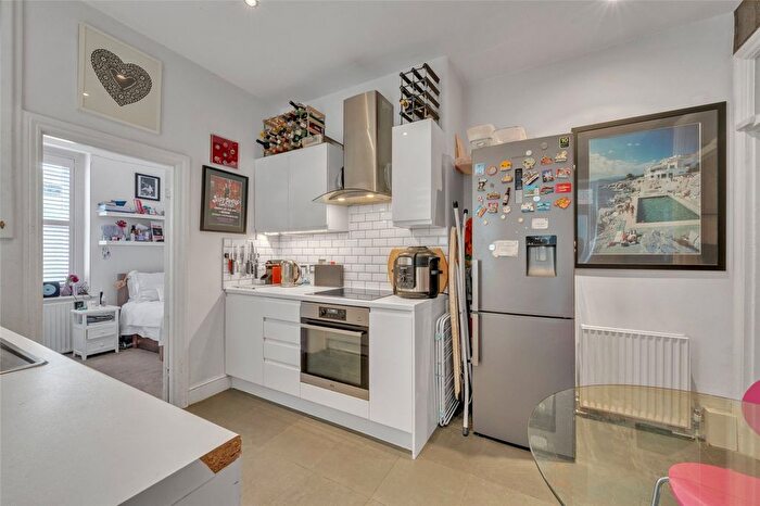 2 Bedroom Flat For Sale In Delaware Mansions, Delaware Road, London, W9