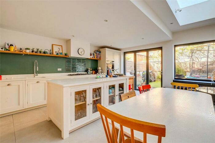 4 Bedroom End Of Terrace House To Rent In Salcott Road, London, SW11