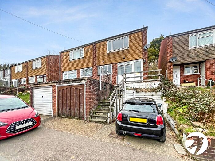 3 Bedroom Semi-Detached House To Rent In Princes Avenue, Walderslade, Chatham, Kent, ME5